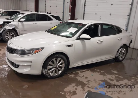 2018 Kia Optima Lx z USA, uszkodzony, nr VIN 5XXGT4L39JG264109